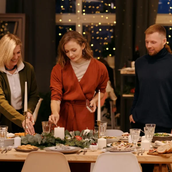 Christmas dining 2x 600x600