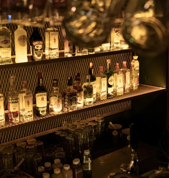 Marqen bar gallery 2 2x 570x600